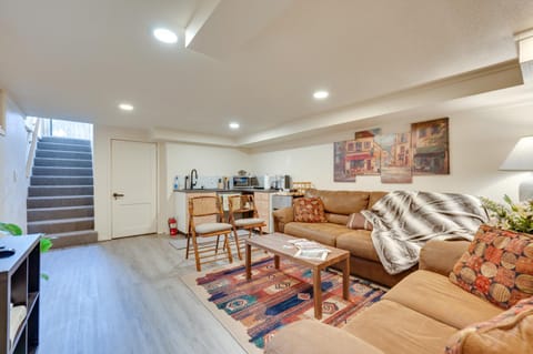 Inviting Boulder Apartment with Private Yard! Condominio in Boulder