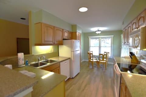 Kitchen or kitchenette, kitchen