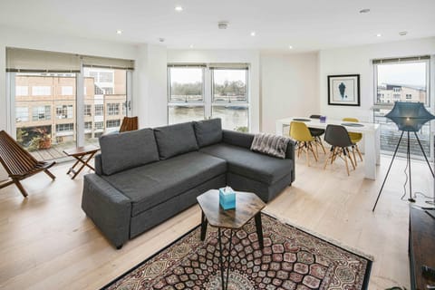 2bed flat with the view/Kingston Condo in Kingston upon Thames