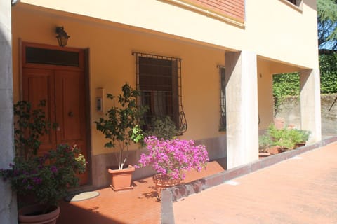 Property building, Facade/entrance, On site