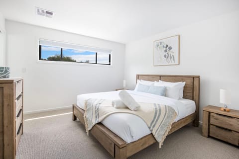 Shiloh Shores - Pet Friendly with Fire Pit - 5 Mins to Beach House in Culburra Beach