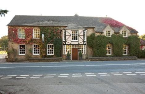 Hunters Hall Inn by Greene King Inns Auberge in Stroud District
