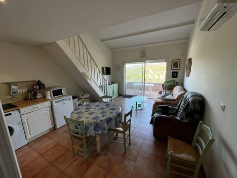 Appartement climatisé avec piscine et mezzanine, à 200m de la mer et commerces aux Issambres - FR-1-768-53 Apartment in Sainte-Maxime