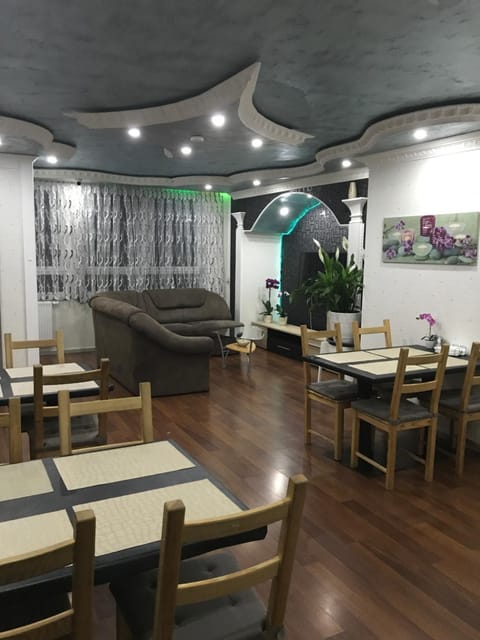 Restaurant/places to eat, Lobby or reception