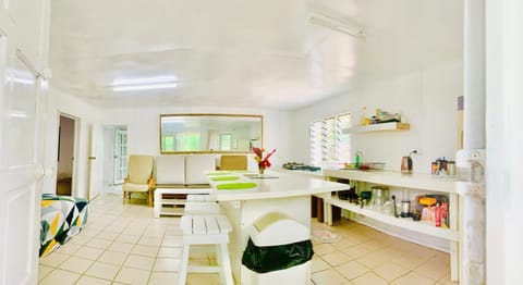 Tonga Cottage - Triple Room with Shared Facilities Alojamiento y desayuno in Nuku'alofa