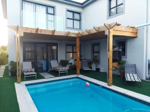 A WARMY HOUSE - Confort for all. Vacation rental in Cape Town