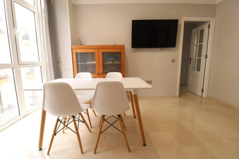 Piso en Pleno Centro de Huelva. Apartamento in Huelva