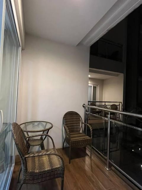 305 La Grande, cozy condo with hotel amenities! Apartment in Angeles