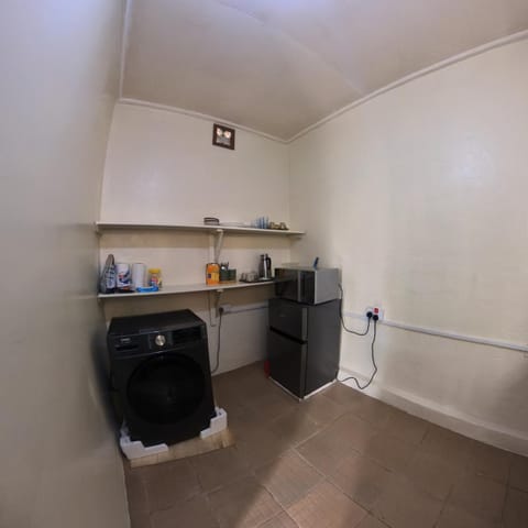 Coffee/tea facilities, Kitchen or kitchenette, minibar, oven, washing machine