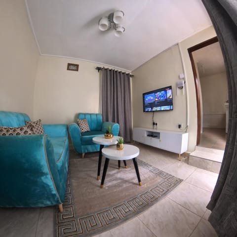 Communal lounge/ TV room, TV and multimedia, Living room, Seating area, locker