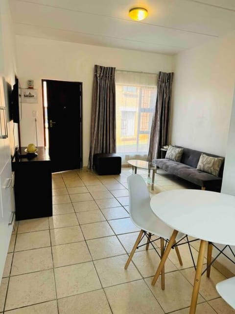 3-Bedrooms Apartment in Bushmill Amorosa Condo in Roodepoort