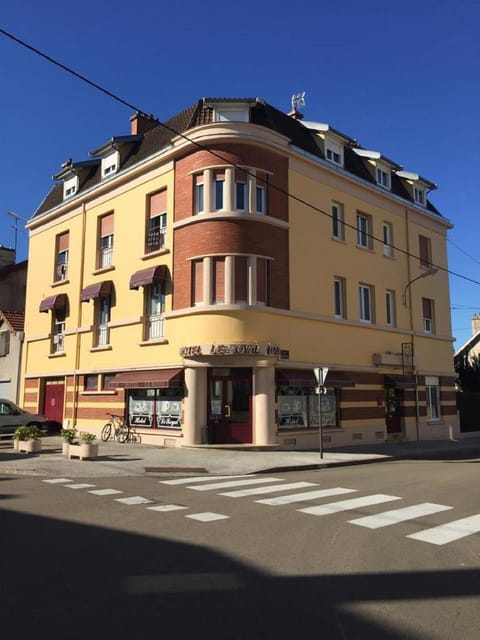 Facade/entrance, Garden view, Street view