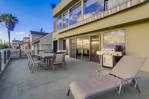 Mission Bay Dreams - w Bay Access, Parking, Pool & Spa House in Mission Bay