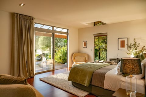 Bedroom, Garden view, Sea view