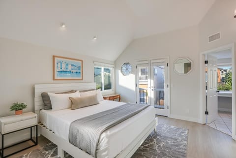 Beautiful Beach Home - Ocean View, AC & Patio Haus in Mission Beach