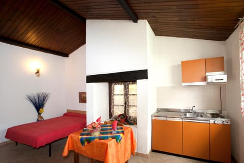 Residence San Damiano - Location Appartements, Studios & Chambres Campeggio /
resort per camper in Lumio