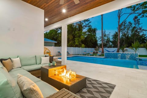 Blue Diamond Beach Home Maison in North Naples