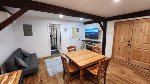 Townhouse In Private Village 5-min To Mt Snow! Casa in West Dover