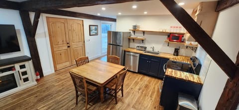Townhouse In Private Village 5-min To Mt Snow! Casa in West Dover