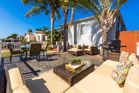 Pacific Oasis - Large Patio, Parking & Walk to Beach House in Pacific Beach