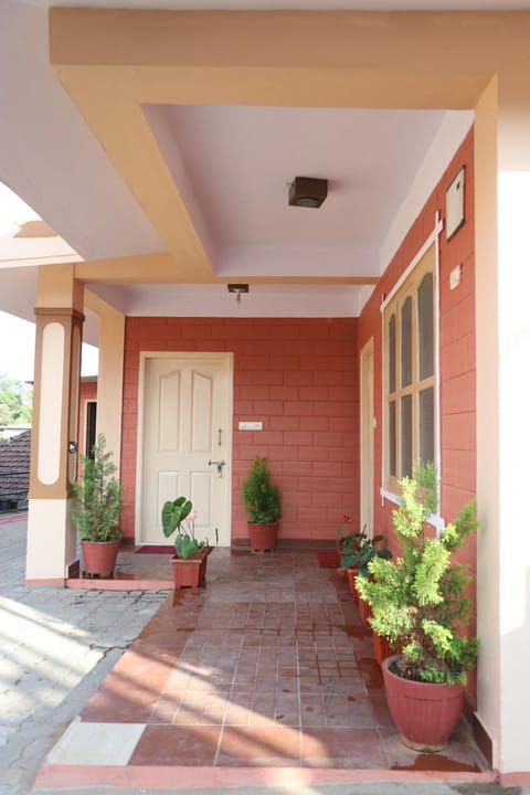 SAI HOLIDAY HOME Villa in Madikeri