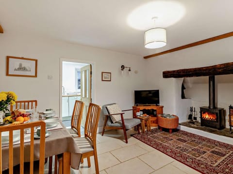 2 Bed in Bishops Nympton 55221 House in North Devon District