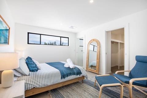 Saoire - Pet Friendly - 5 Mins Walk to Beach House in Culburra Beach