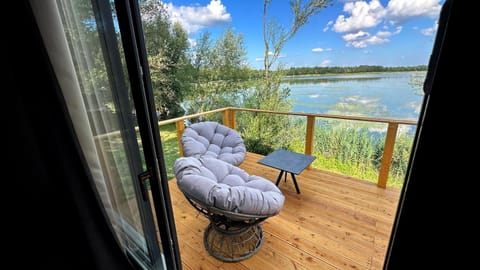 Balcony/Terrace, Lake view