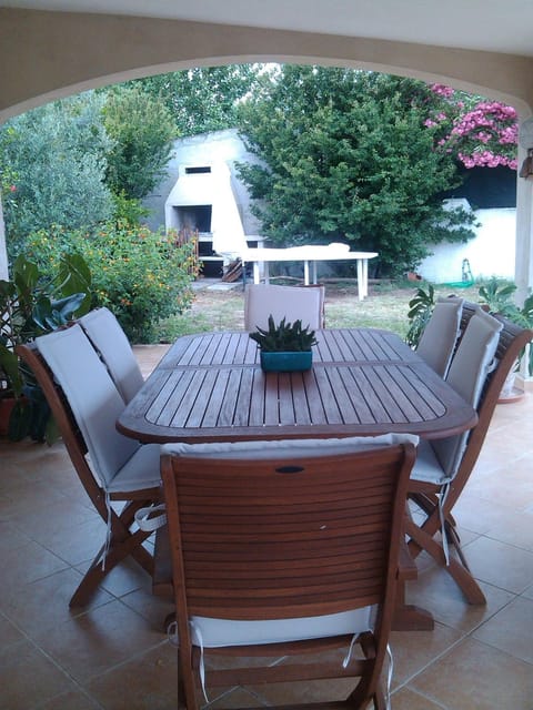 Patio, BBQ facilities, Garden, Balcony/Terrace, Seating area, Dining area