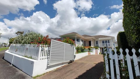 40PCT OFF Sky Stars holiday house at Mission Bay House in Auckland