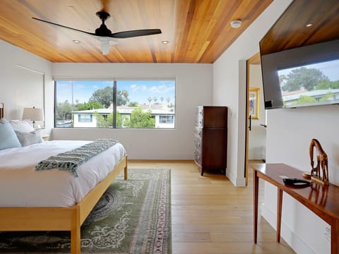 Luxury Dream Home - Massive Rooftop Patio, Zen Garden, AC & Fast Wifi! House in Mission Bay
