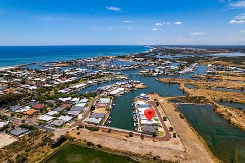 Neighbourhood, Bird's eye view, Sea view