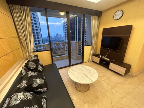 3BR Spacious Simprug Premium Condo Apartment in South Jakarta City