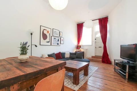 Bright & Spacious 1BR Duplex, Islington, Angel Apartment in London Borough of Islington