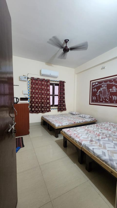 Bed, Photo of the whole room, Bedroom, air conditioner