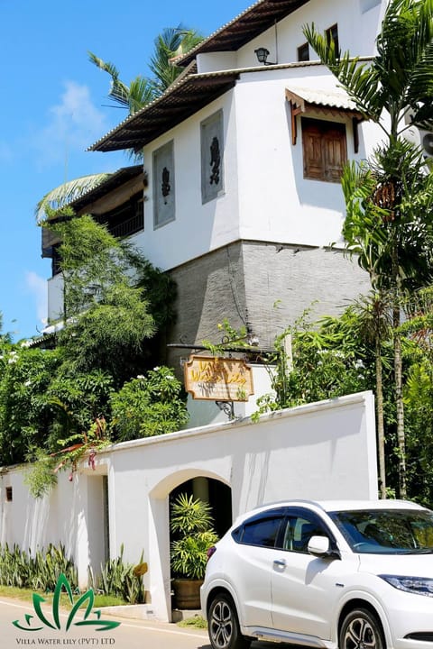 VILLA WATER LILY Bed and Breakfast in Galle