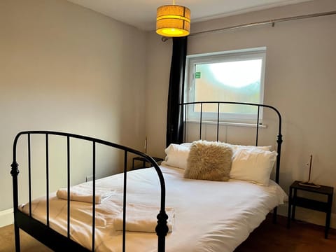 Pass the Keys Charming Guest House in St Albans with Parking House in St Albans