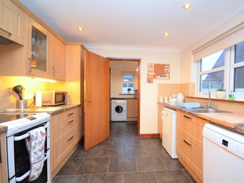 3 bed in Fishguard 37270 House in Fishguard