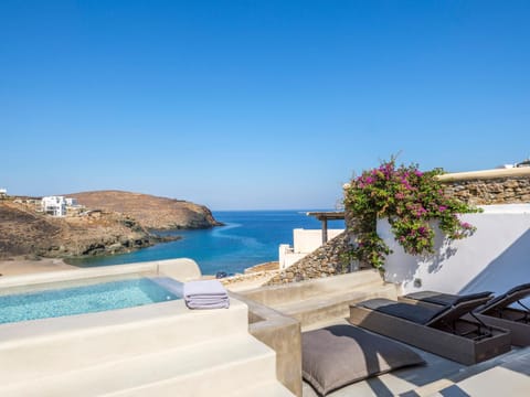 Patio, Day, Natural landscape, Hot Tub, Balcony/Terrace, Sea view, sunbed