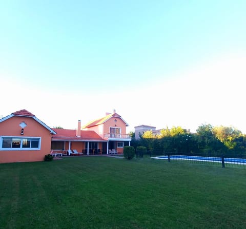 CASA BARRIO CERRADO EN LUJAN LA CONCEPCION House in Luján