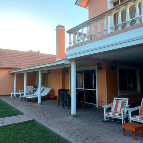 CASA BARRIO CERRADO EN LUJAN LA CONCEPCION House in Luján