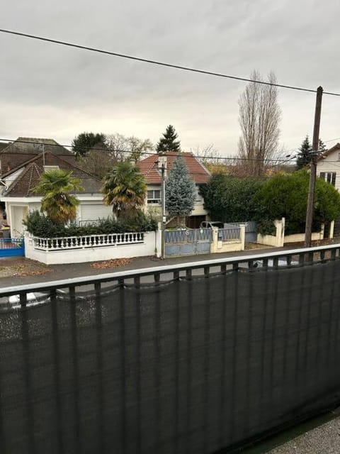 Appart’ chaleureux proche Paris Condo in Chelles