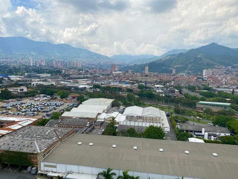 Moderno con vista, al lado de CC Mayorca y Metro Apartment in Sabaneta