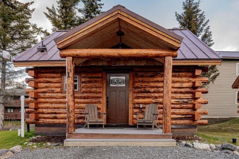 Lakeshore Lodging Cabins and Suites Haus in Homer