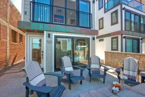 NEW Luxury Beach Home I 3BR I Balcony I Firepit Haus in Mission Beach