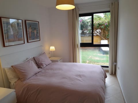 Bedroom, Garden view, Mountain view