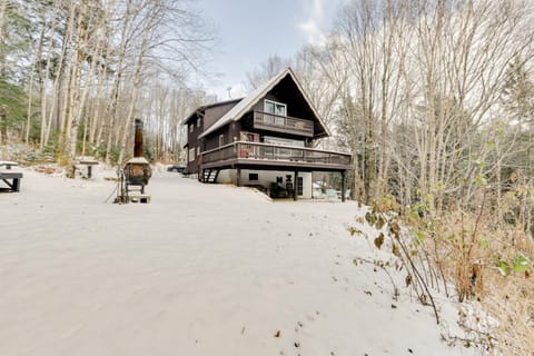 Pet-Friendly Home with Deck 4 Mi to Jay Peak Resort House in Orleans