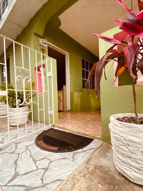 Cindy's Garden Stay Apartment in Ocho Rios