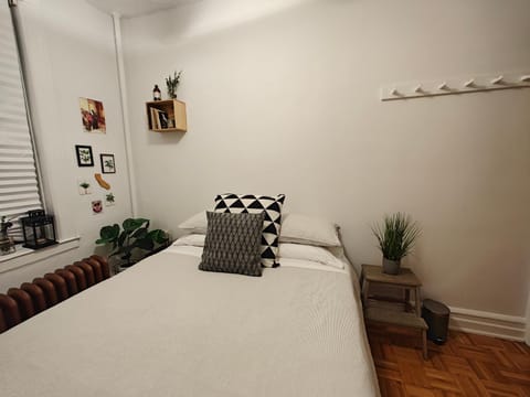 Two bedroom excellent location Condo in Astoria