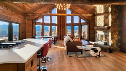 3BR+Loft Modern Mountain Retreat w Hot Tub House in Park County